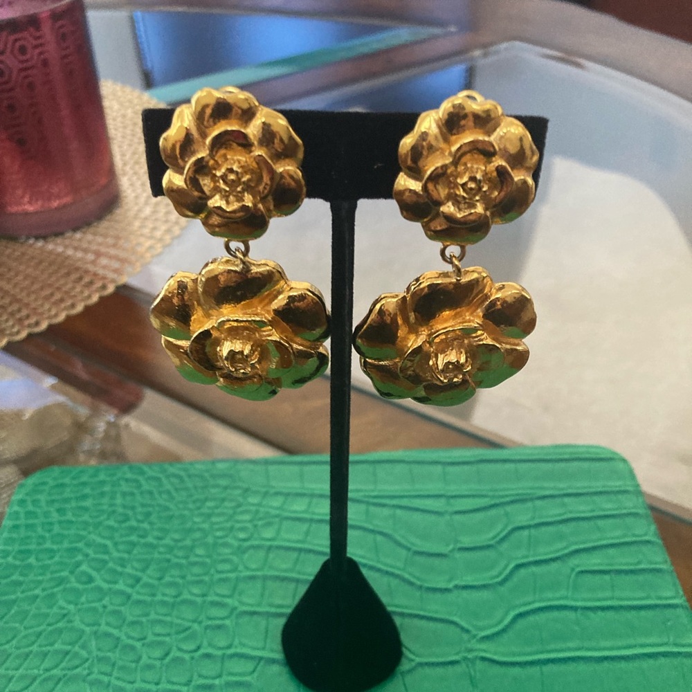 Pre-Loved Vintage CHANEL Gold Plated Clip-On Camellia Flower Dangle Earrings